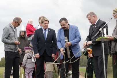 Į Šeimyniškėlių piliakalnio žemę įkasta Vorutos pilies statybų pradžios sija 