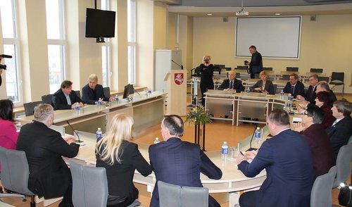 Bendro sprendimo dėl profesinio rengimo įstaigų tinklo optimizavimo beieškant