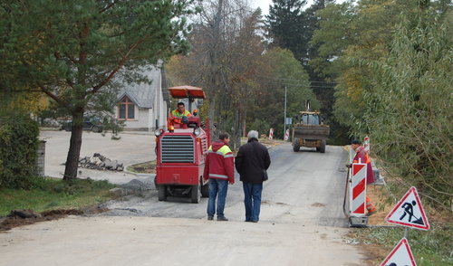 Kviečia teikti prašymus dėl Anykščių rajono savivaldybės vietinės reikšmės kelių ir gatvių,...
