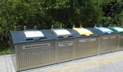 Pusiau požeminių konteinerių startas