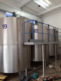 „MV GROUP Production“ gamins dezinfekcinį skystį – pirmąją partiją dovanos darbuotojams ir regionams