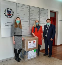 ANYKŠČIUOSE HUMANITARINĖ SIUNTA IŠ KINIJOS