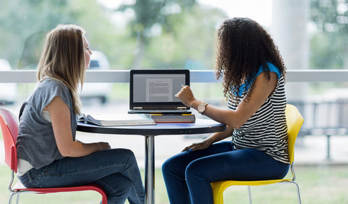 Pedagogikos studentams – 300 eurų siekiančios stipendijos