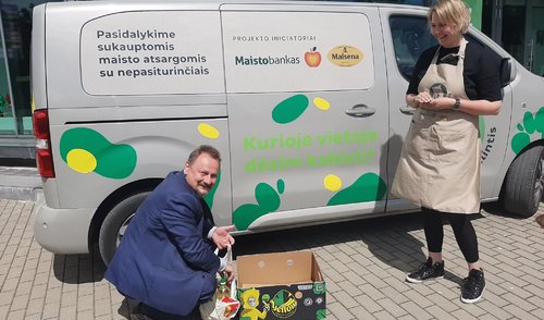 Anykščiuose lankėsi „Maisto banko" autobusiukas