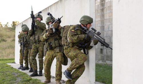 LIETUVOS KARIUOMENĖS KRAŠTO APSAUGOS SAVANORIŲ PAJĖGŲ VYČIO APYGARDOS 5-OSIOS RINKTINĖS ŠTABAS...