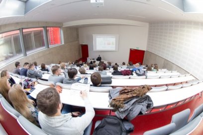 Augant susidomėjimui profesiniu mokymu papildomai skiriama pusė tūkstančio valstybės finansuojamų...