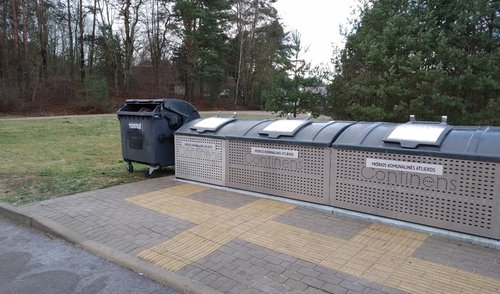 Anykščiuose pradėjo veikti tekstilės surinkimo konteineriai 