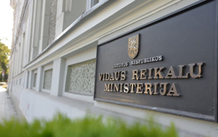 VESK: siūloma parengti etapinį atlaisvinimų planą, Vyriausybei teikiami pasiūlymai leisti daliai...