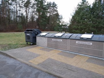 Anykščiuose pradėjo veikti tekstilės surinkimo konteineriai 