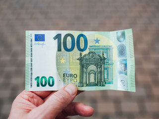 Gruodį 100 eurų išmokas už skiepą gaus 93 tūkstančiai žmonių