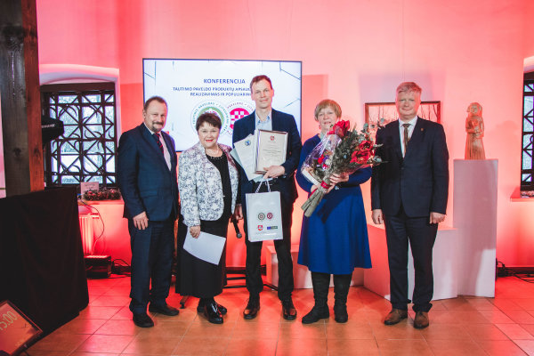 2021 m. sėkmingiausiu apdovanotas Anykščių rajono Tradicinių amatų centras Niūronyse