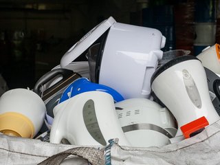 Į sąvartynus patenkančių atliekų srautas mažėja, bet kai kurie įpročiai nesikeičia
