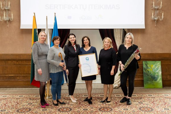 Anykščių socialinės globos namams LR socialinės apsaugos ir darbo ministrė Monika Navickienė...