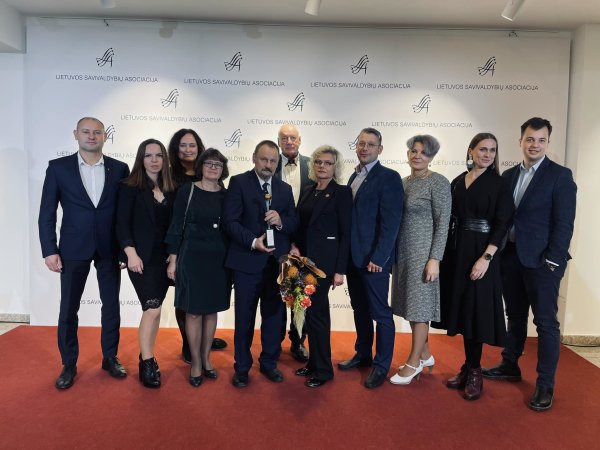 Anykščių rajono savivaldybei įteikta „Auksinė krivūlė“