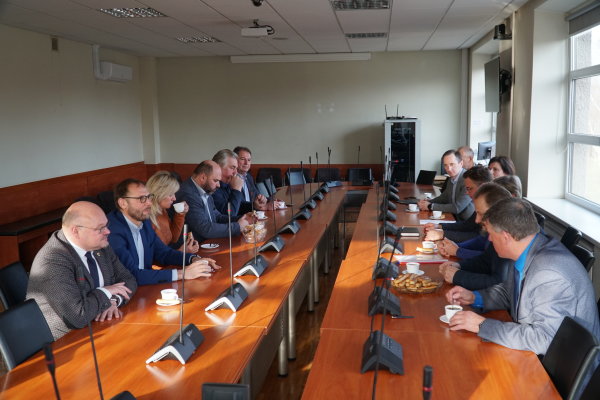 Pakruojo rajono savivaldybės atstovams pristatyta Anykščių vieningo atsiskaitymo sistemos...