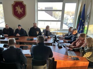 Anykščių rajono savivaldybės meras Kęstutis Tubis susitiko su akcinės bendrovės „Kelių priežiūra“...