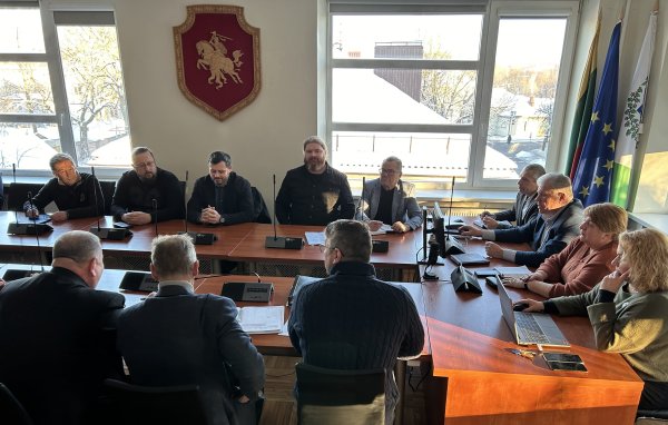 Anykščių rajono savivaldybės meras Kęstutis Tubis susitiko su akcinės bendrovės „Kelių priežiūra“...