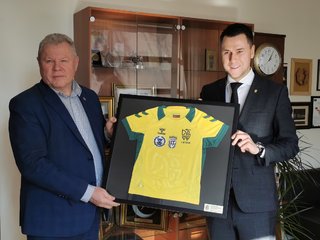 Meras Kęstutis Tubis susitiko su Lietuvos futbolo federacijos prezidentu Edgaru Stankevičiumi 