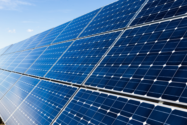 Kviečiame teikti paraiškas paramai saulės elektrinėms sausumoje įsirengti