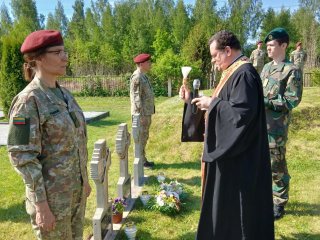 Troškūnuose pašventintas ukrainiečio partizano Ivano Resekovskio kapas