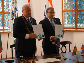 ANYKŠČIAI IR KRUPINA PASIRAŠĖ BENDRADARBIAVIMO SUTARTĮ