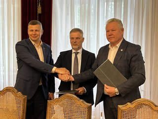 Pasirašytas susitarimas įgyvendinti Anykščių, Molėtų ir Utenos rajonų funkcinės zonos (Ežerų...