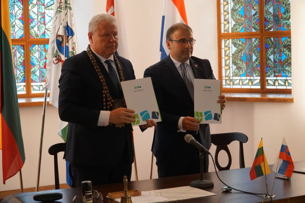 ANYKŠČIAI IR KRUPINA PASIRAŠĖ BENDRADARBIAVIMO SUTARTĮ