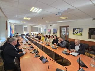TARPTAUTINĖS PARTNERYSTĖS STIPRINIMAS: MADUONOS MIESTO DELEGACIJA SEMIASI PATIRTIES