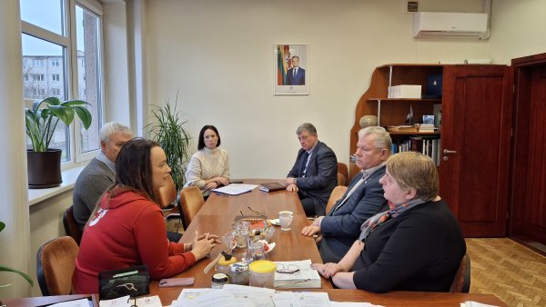 Lietuvos Raudonojo Kryžiaus atstovai lankėsi Anykščių rajono savivaldybėje – aptartos...