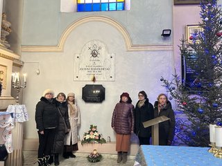 PAGARBIAI NUSILENKTA  A. BARANAUSKUI SEINUOSE