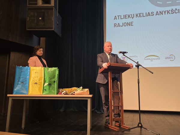 ANYKŠČIŲ KULTŪROS CENTRE APTARTI ATLIEKŲ TVARKYMO PASLAUGŲ KLAUSIMAI