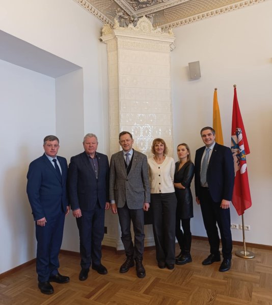 LR kultūros ministras Šarūnas Birutis su Anykščių rajono vadovais aptarė kultūros paveldo klausimus