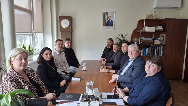 Pasirašyta trejų metų sutartis dėl Anykščių miesto gatvių, kelių ir jų priklausinių priežiūros