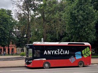 Anykščių viešasis transportas įgauna vientisą identitetą: logotipu pasipuoš dar šeši autobusai