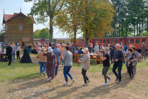 VšĮ „Aukštaitijos siaurasis geležinkelis“ kviečia švęsti 127-ąjį Siauruko gimtadienį!